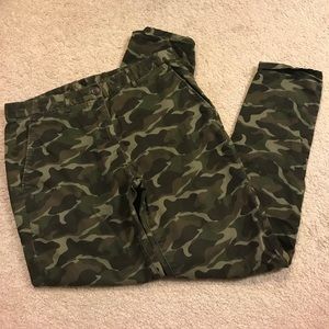 GAP Broken-in Straight Camo Khakis size 4