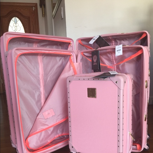 Vince Camuto Hardside  Spinner Luggage - Picture 4 of 6