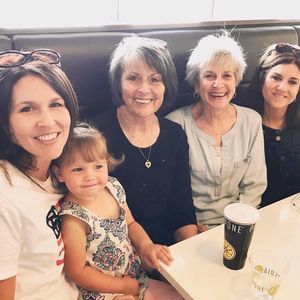 Meet your Posher, Debi