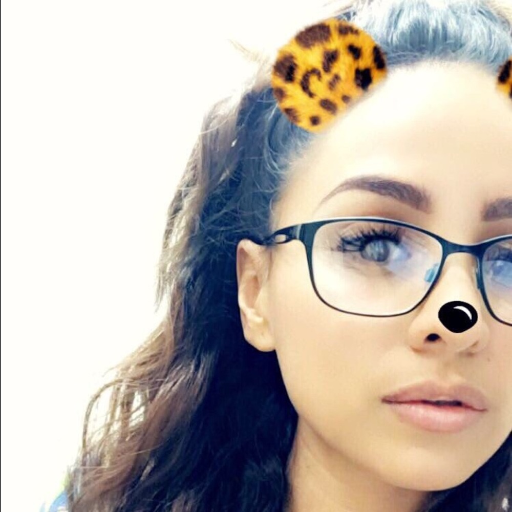 Meet your Posher, Cristal