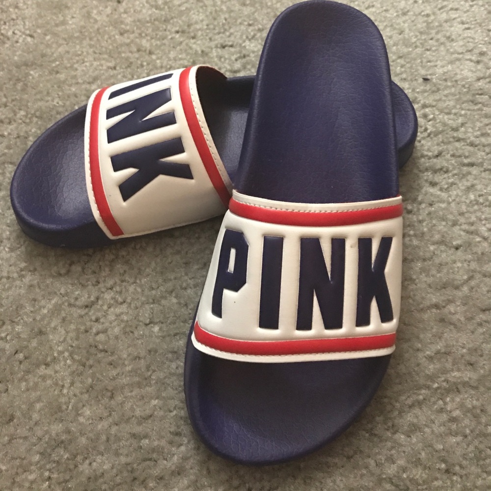 VS PINK flip flops! 🏝🏖🇺🇸🎆