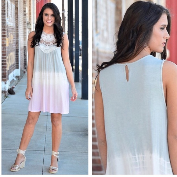 🎈FINAL SALE🎈PRICE FIRM🎈Tie-dye Lace Tunic Dress - Picture 2 of 4