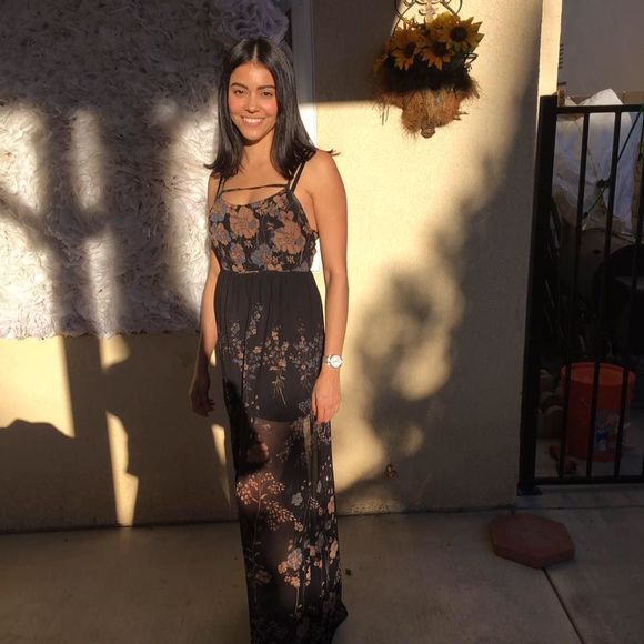 Meet your Posher, Alexandra - Picture 1 of 1