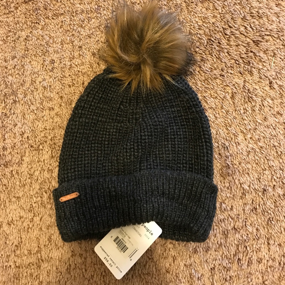 NWT Free People Pom Pom hat