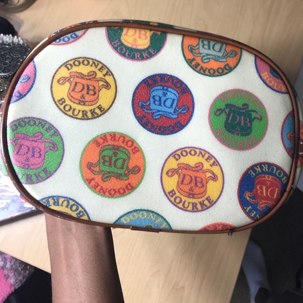 Dooney and Bourke purse - Picture 6 of 6