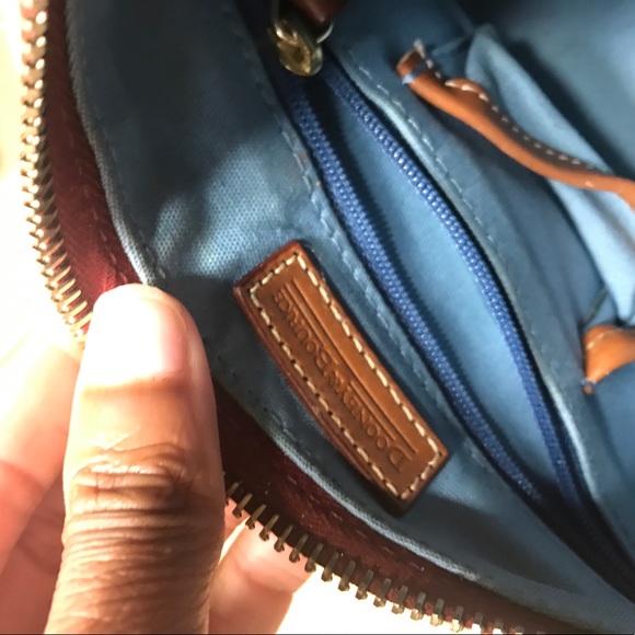 Dooney and Bourke purse - Picture 3 of 6