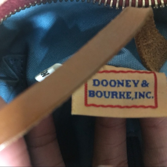 Dooney and Bourke purse - Picture 4 of 6