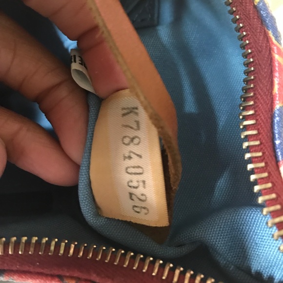 Dooney and Bourke purse - Picture 5 of 6