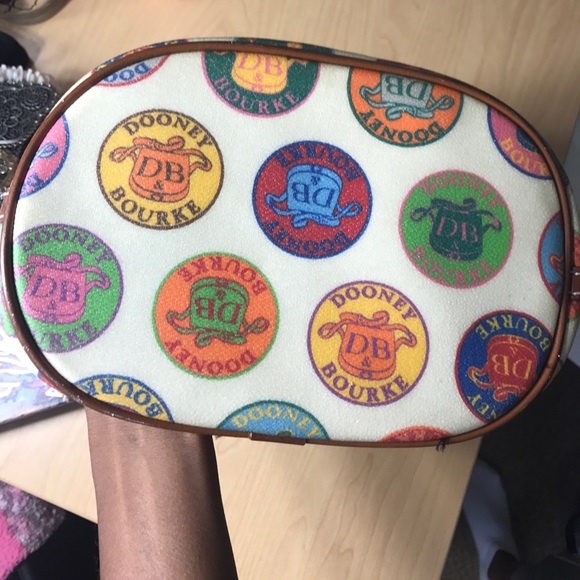 Dooney and Bourke purse - Picture 6 of 6