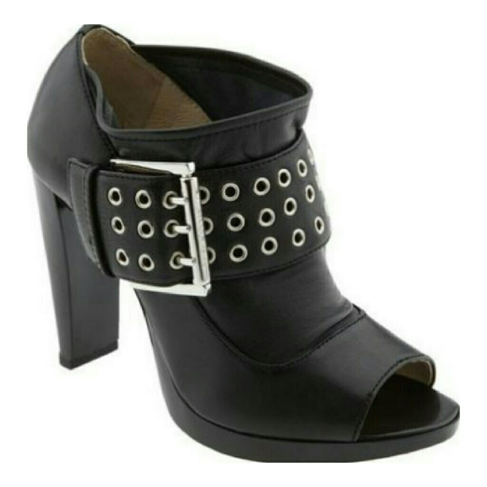 EUC Michael Michael Kors Bootie