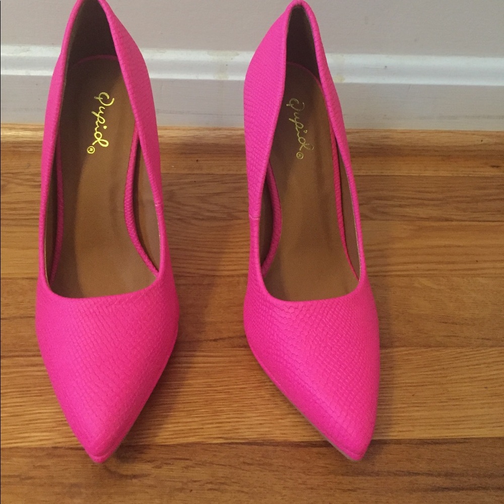 Beautiful high heel  shoes size 6.5