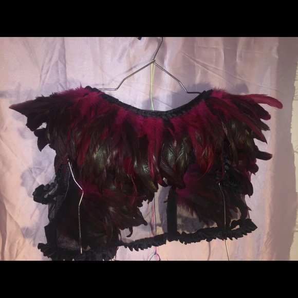 FEATHER FIERCENESS TOP - Picture 3 of 3