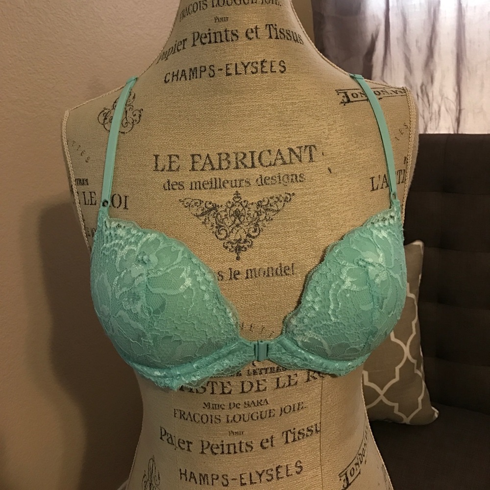 VS PINK LACE BRA