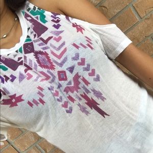 Printed soft tee with cutout shoulders