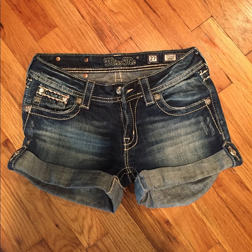 Miss Me jean shorts size 27