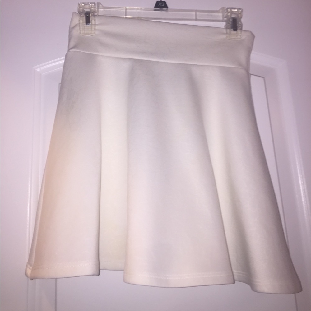 White floral pattern skirt never worn