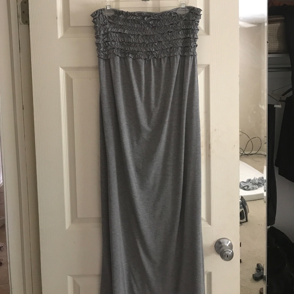 Strapless gray maxi dress