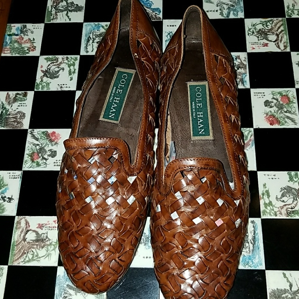 Cole Haan woven flats 8.5 AA (AUTHENTIC)
