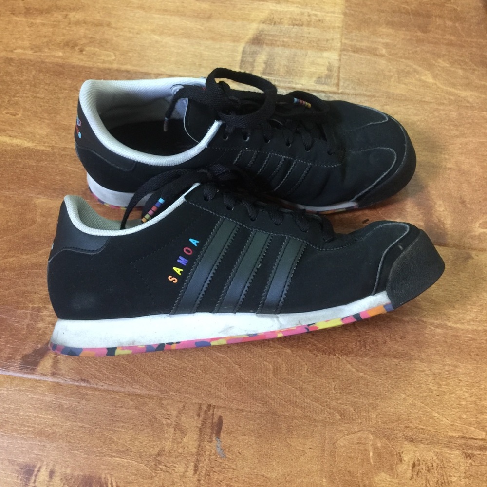 Adidas samoas