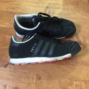 Adidas samoas