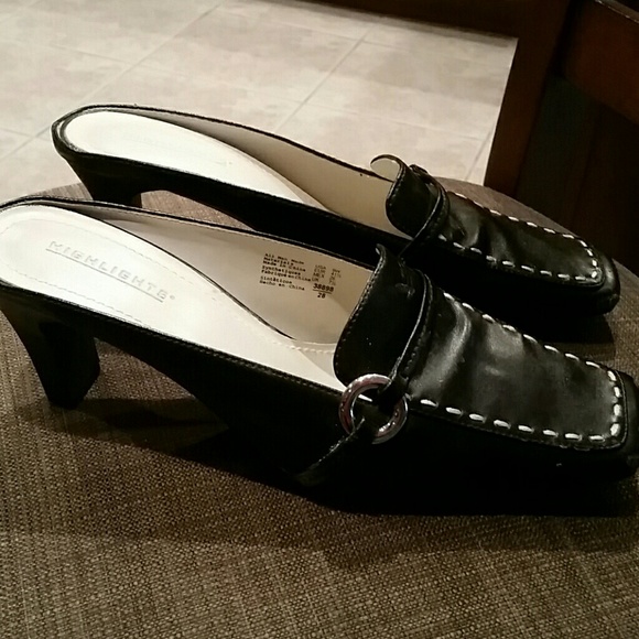 black square toe mules
