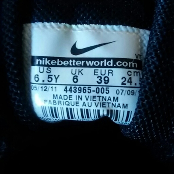 Shoes - Picture 4 of 4