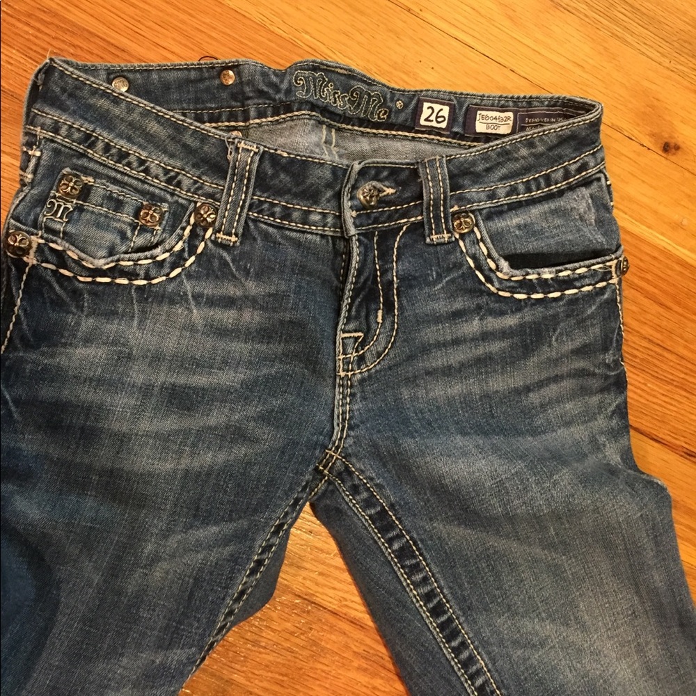 MIss Me bootcut jean size 26 perfect condition