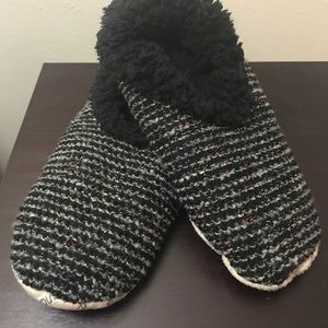 Snoozes slip on fuzzy slippers