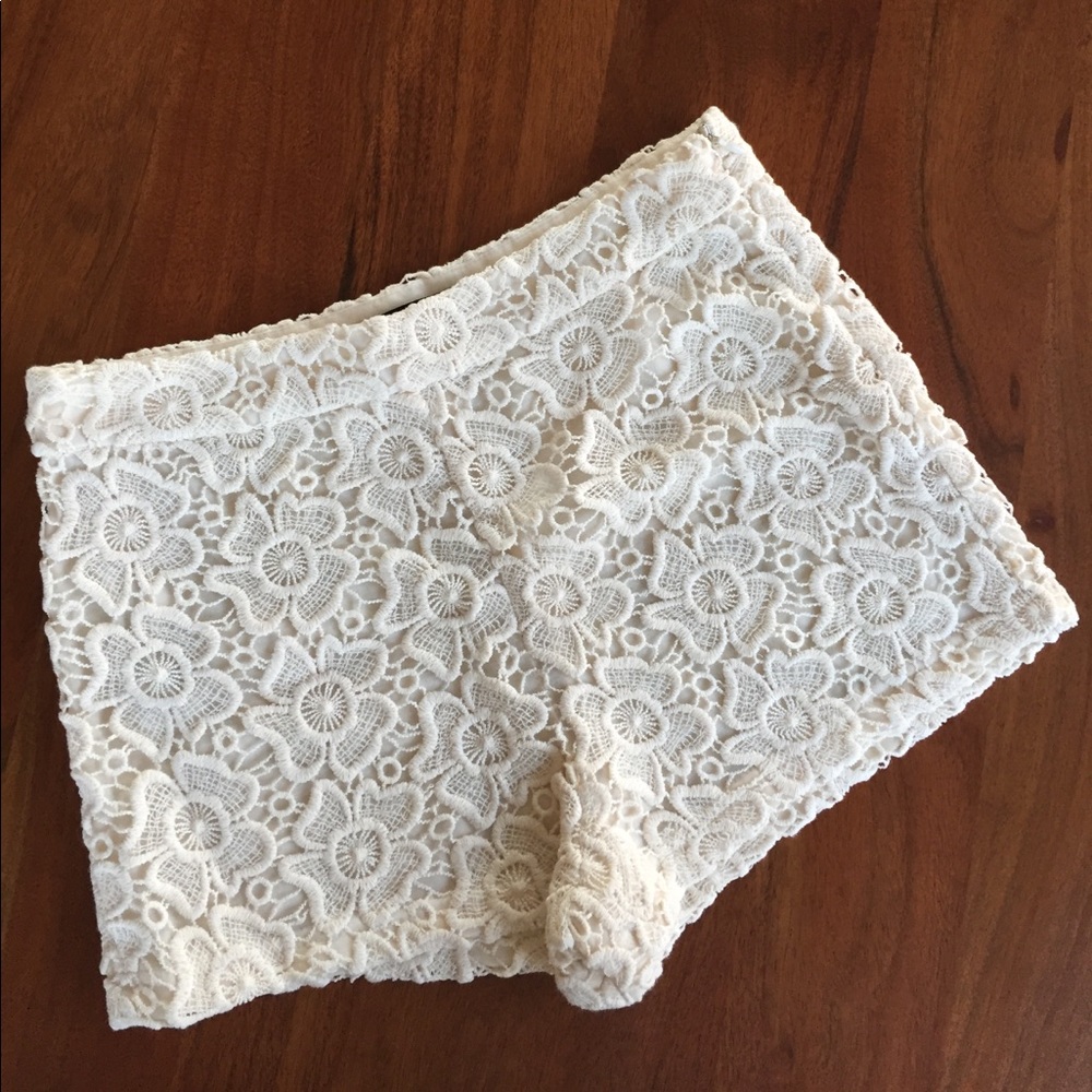 NWT Lace Forever 21 shorts