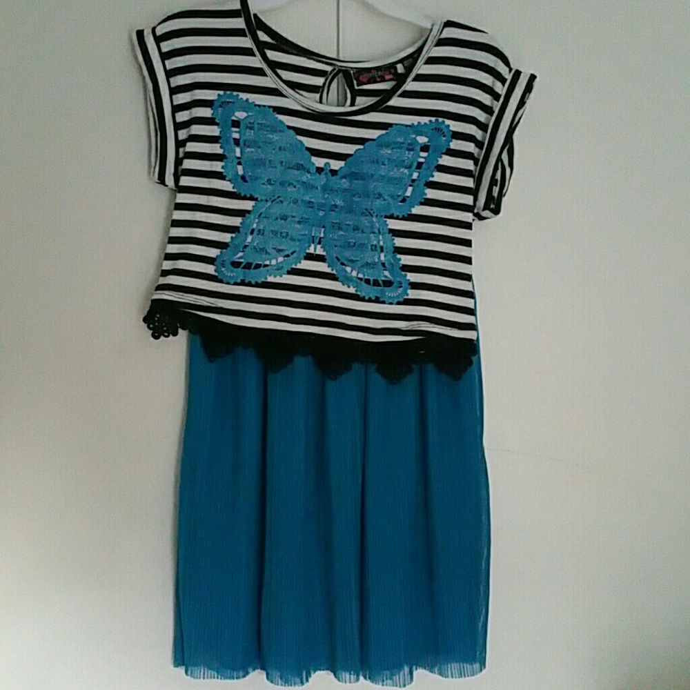 BEAUTIFUL GIRLS TWO-PIECE TOP AND SKIRT