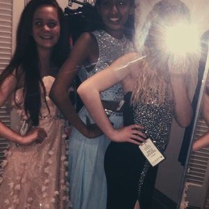 Meet your Posher, Grace