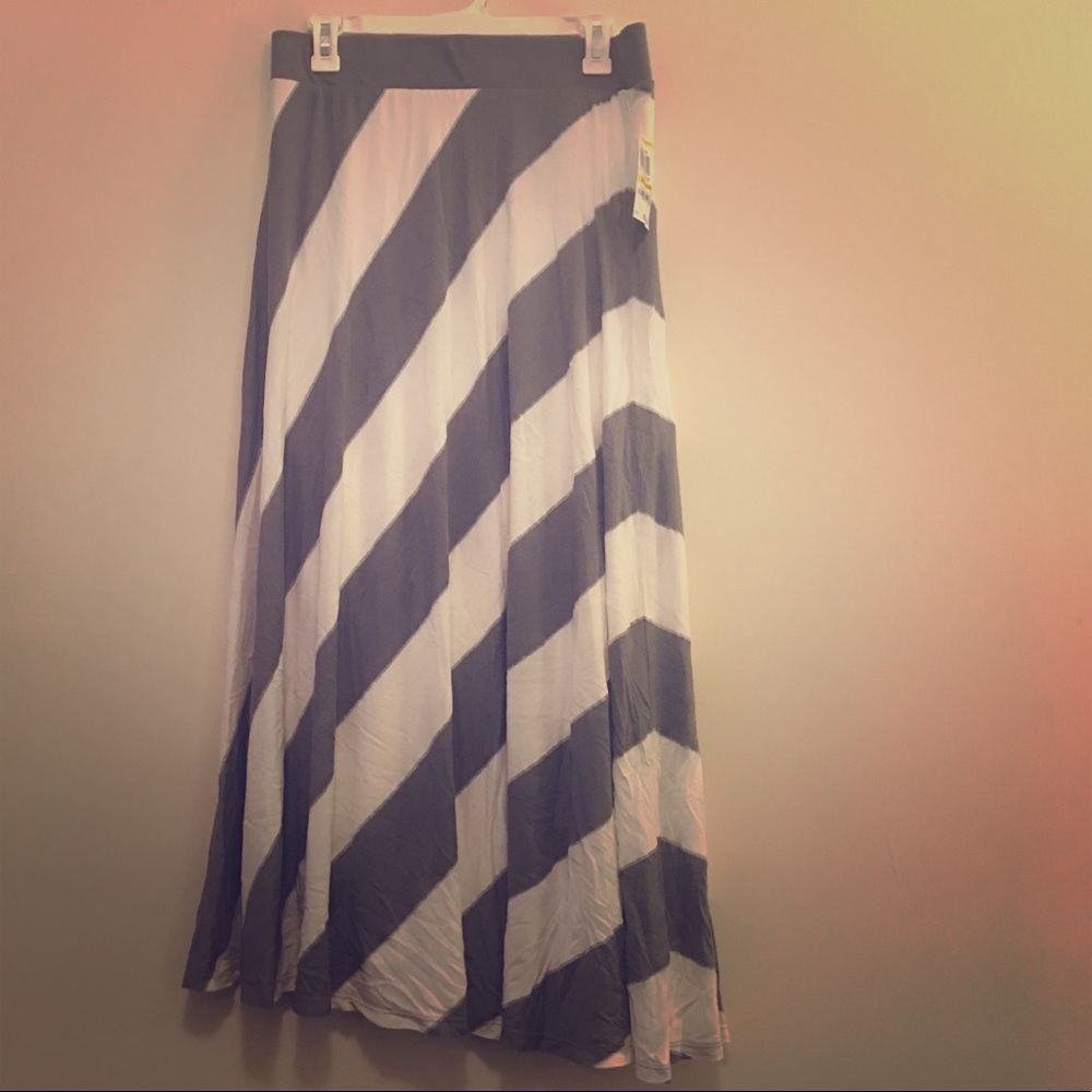 Long gray/white skirt