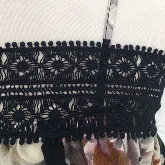 🆕 Threadzwear Off Shoulder Top. - Picture 5 of 7