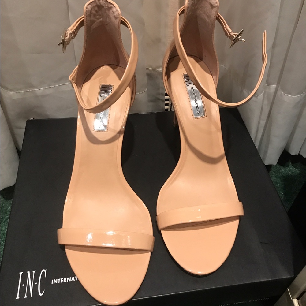 International Concepts (INC) Nude Sandal size 9W