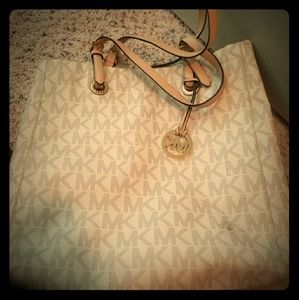 Cute white tote authentic