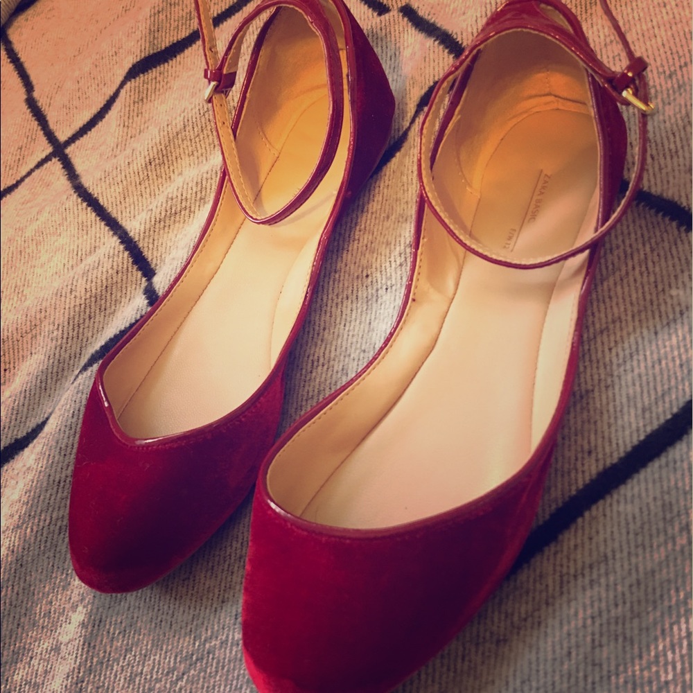 Velvet red flats