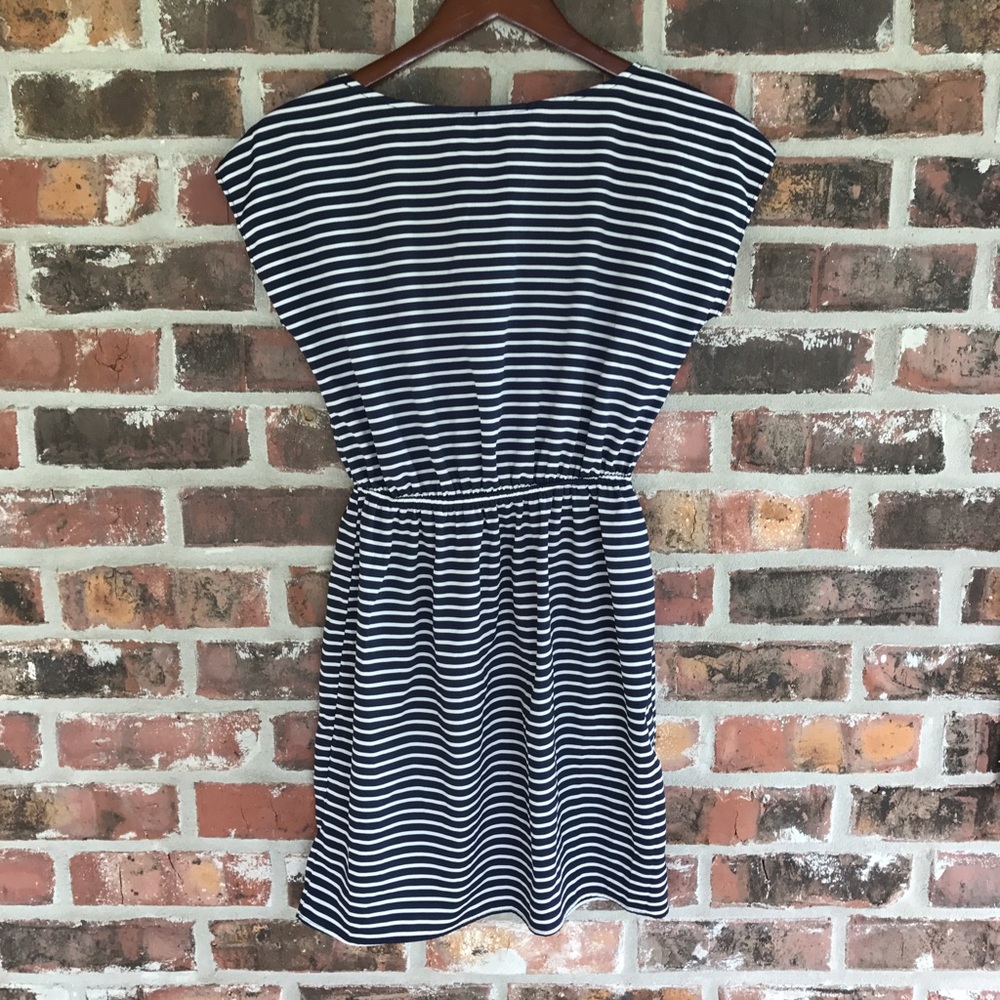 Striped Classic - Picture 2 of 2