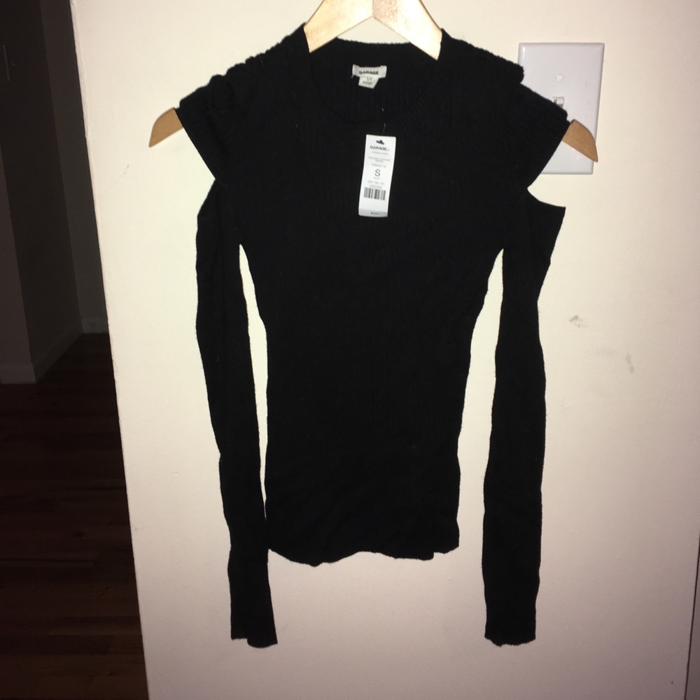Shoulder cut out sweater