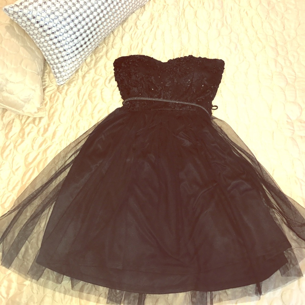 Black sequin detailed cocktail/party dress