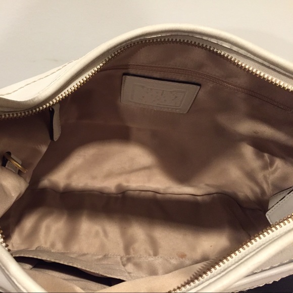 COACH - Cream Leather Hobo Bag - Picture 4 of 6