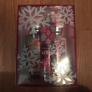 BATH AND BODY WORKS GIFT SET (WINTERBERRY WONDER)