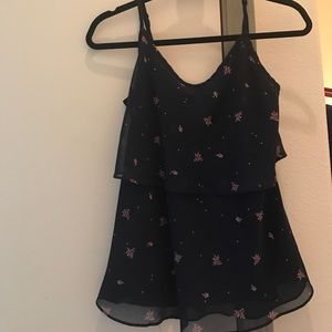 Fashion ruffled tank top