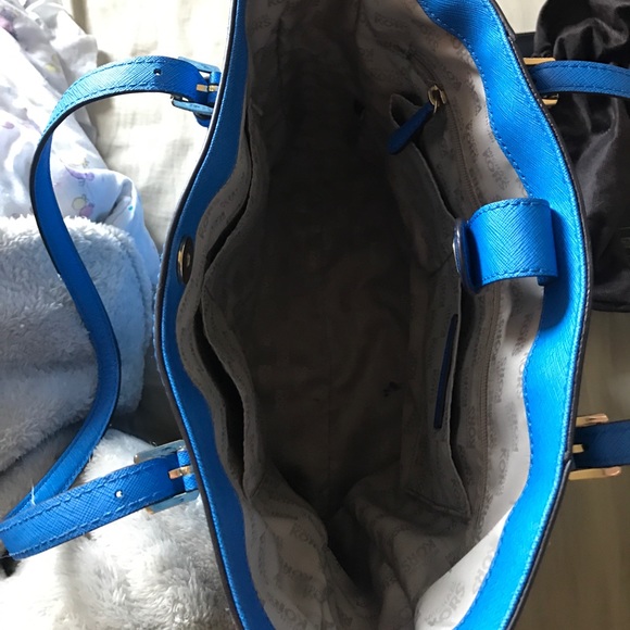 MICHAEL KORS JET SET TRAVEL - Picture 4 of 6