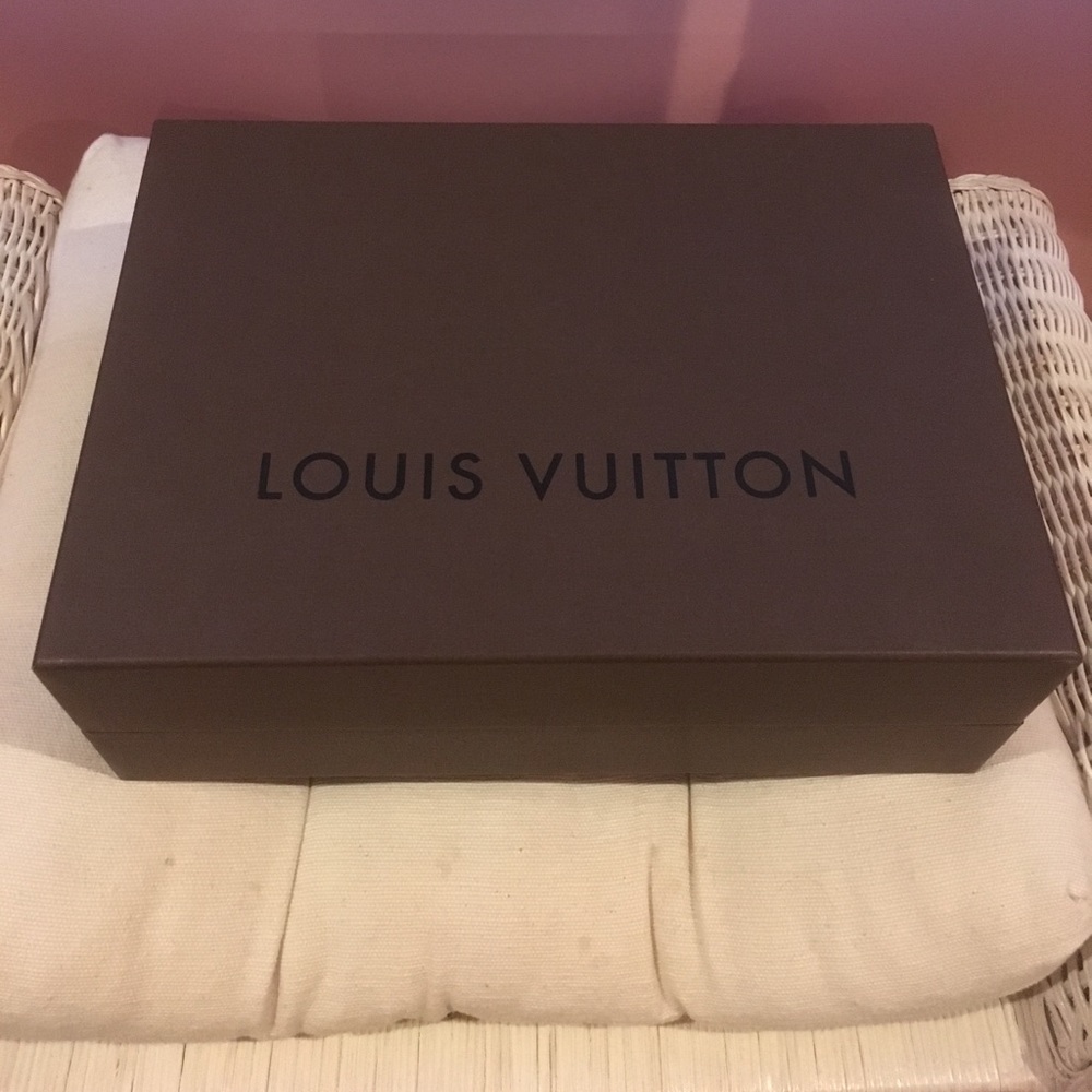 LV box - Picture 1 of 1