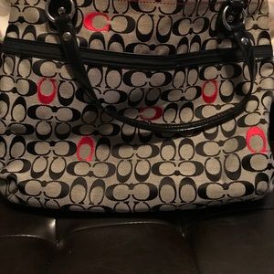 Coach tote/shoulder bag.