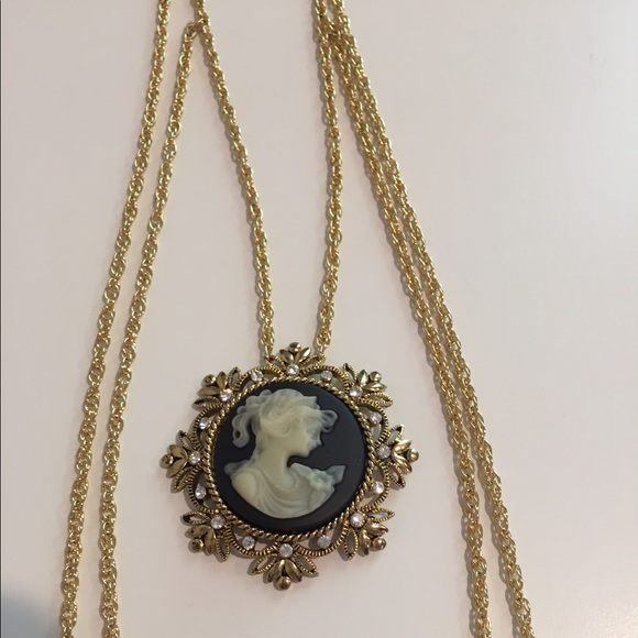 Vintage-Inspired Cameo and 3 Chain Necklace - Picture 8 of 8