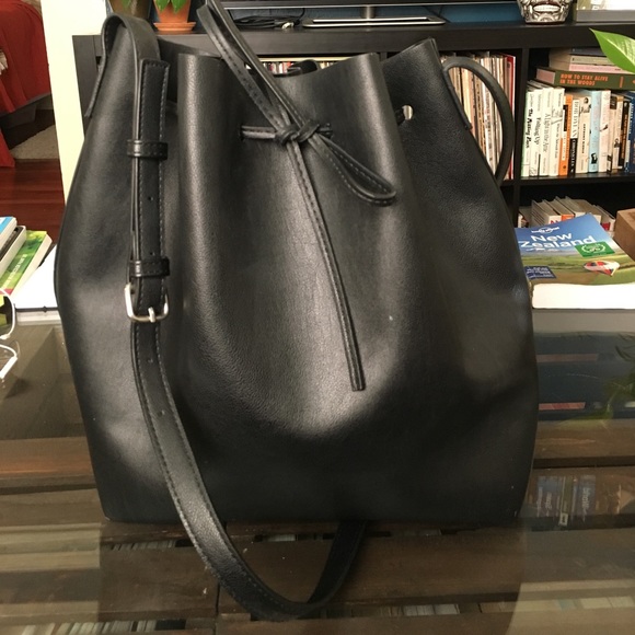 Forever 21 Handbags - Oversized bucket purse - like new!