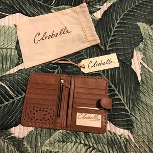 ❤reserved trade❤ Cleobella  tan wallet