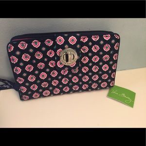 *Brand New *Vera Bradley- Turnlock Wallet