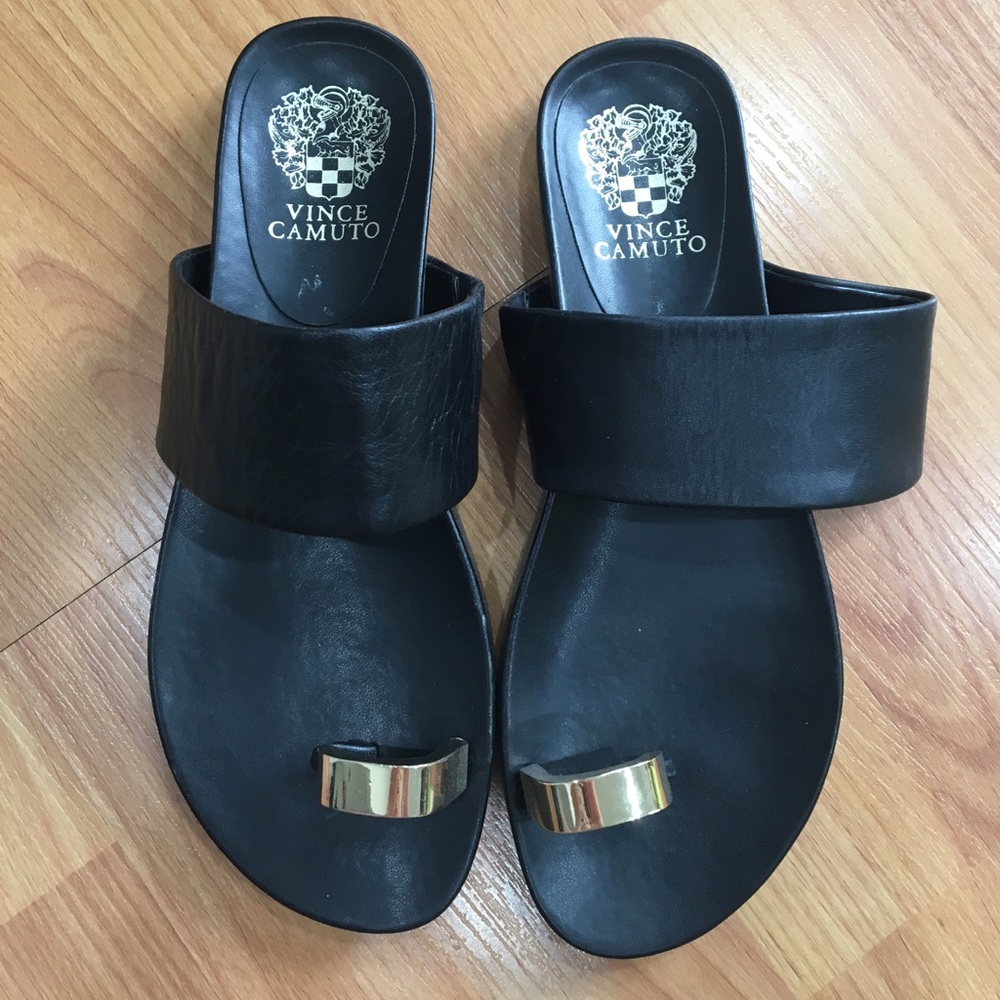 Vince Camuto Black Leather Gold Toe Ring Sandal 8